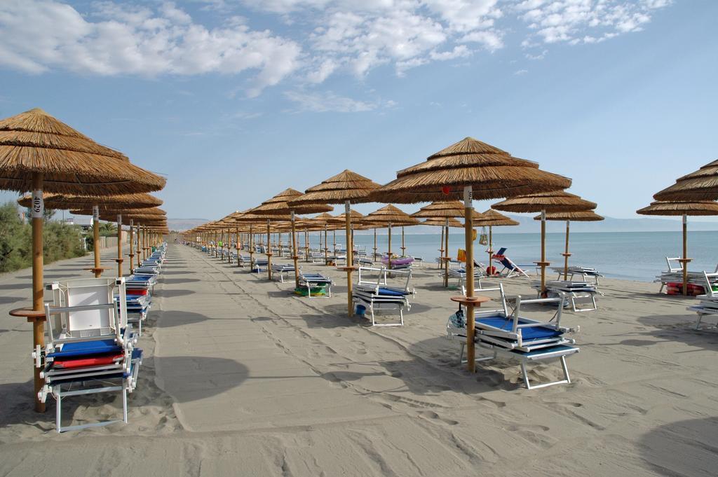 African Beach Hotel-Residence Manfredonia Exterior photo