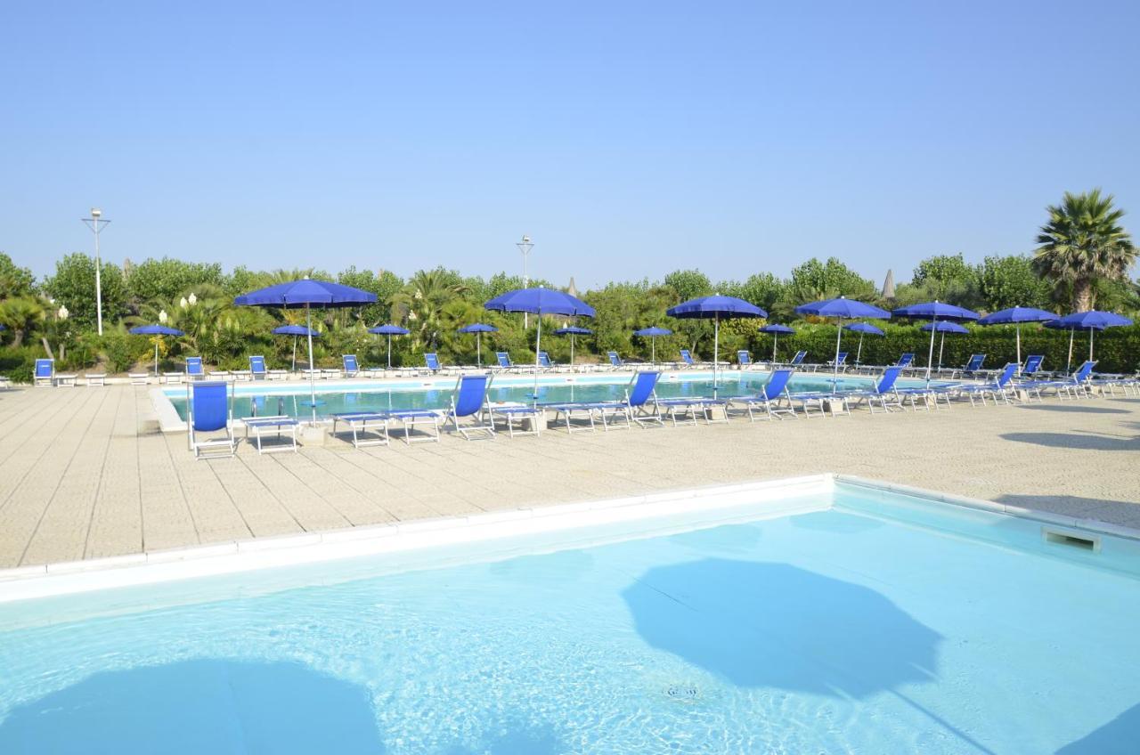 African Beach Hotel-Residence Manfredonia Exterior photo